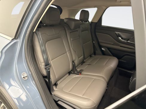 Used 2023 Lincoln Corsair AWD image 18