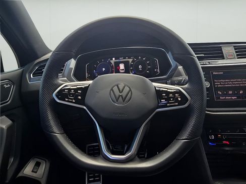 Used 2022 Volkswagen Tiguan SEL R-Line AWD/4WD image 10