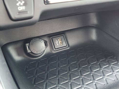 Used 2024 Toyota RAV4 XLE image 40