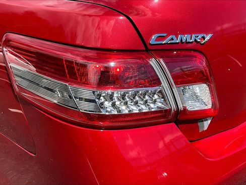 Used 2011 Toyota Camry LE FWD image 23