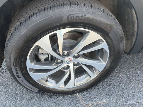 Used 2023 Buick Envision Essence AWD/4WD image 37