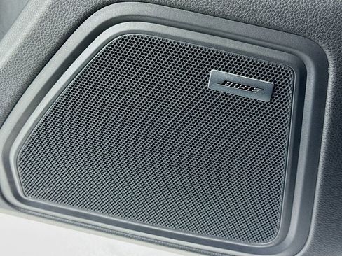 Certified 2024 Porsche Macan AWD/4WD image 12