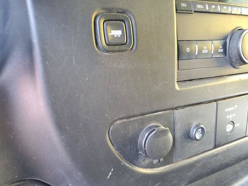 Used 2021 Chevrolet Express 2500 RWD image 30