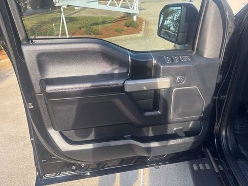 Used 2018 Ford F150 Raptor w/ Equipment Group 802A Luxury image 29