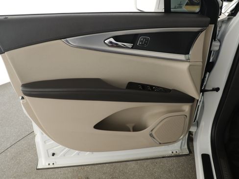 Used 2020 Lincoln Nautilus FWD w/ Equipment Group 101A image 8