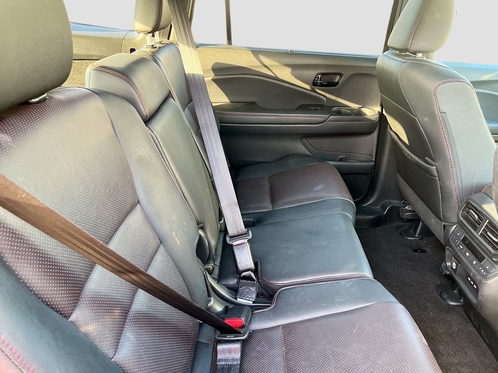 Used 2024 Honda Passport Black Edition image 28
