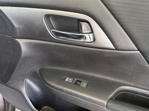 Used 2014 Honda Accord LX image 17