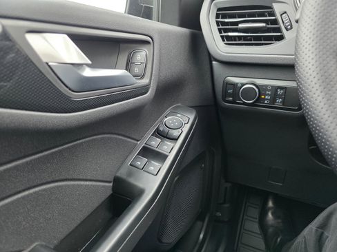 New 2026 Ford Escape ST-Line w/ Tech Pack #1 image 18