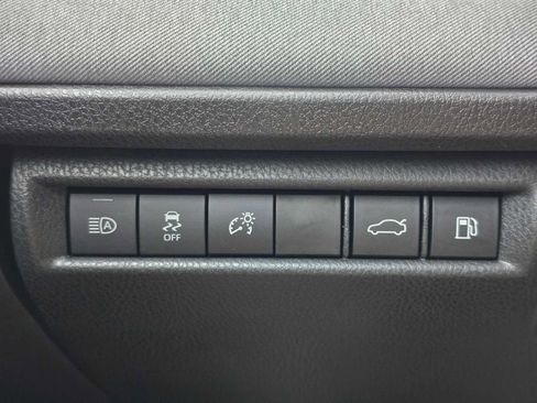 Used 2025 Toyota Camry LE image 31