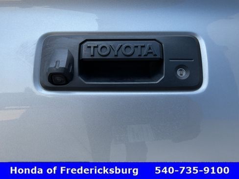 Used 2019 Toyota Tacoma SR5 w/ Four Season Floor Mat Package AWD/4WD image 14