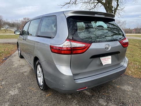Used 2016 Toyota Sienna L image 3