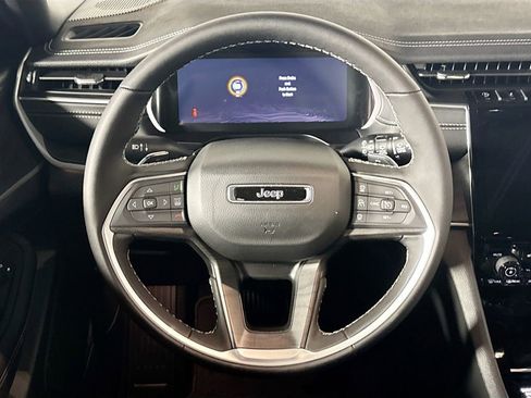 New 2025 Jeep Grand Cherokee Limited w/ MOPAR Finishing Package AWD/4WD image 13