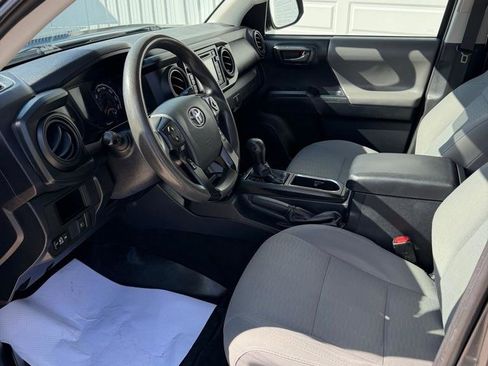 Used 2019 Toyota Tacoma SR w/ SR Convenience Package image 9