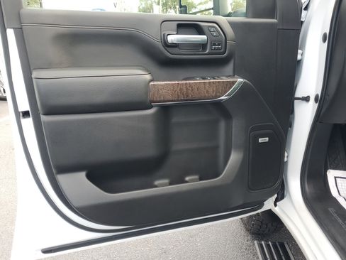 Used 2023 GMC Sierra 3500 Denali w/ Technology Package image 18