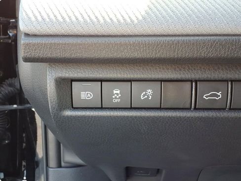 Used 2025 Toyota Camry SE w/ Convenience Package FWD image 23