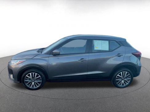 Used 2024 Nissan Kicks SV FWD image 9