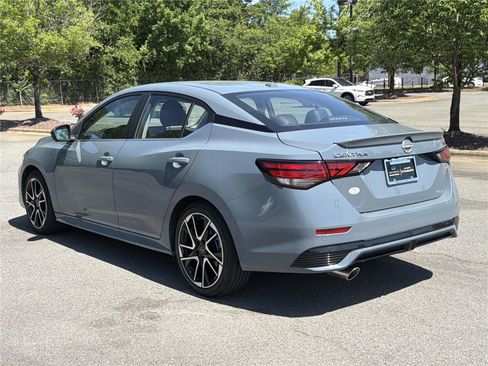 Used 2024 Nissan Sentra SR w/ SR Premium Package FWD image 25