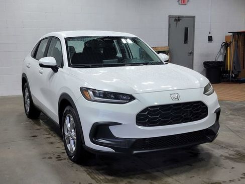 Certified 2025 Honda HR-V LX image 4