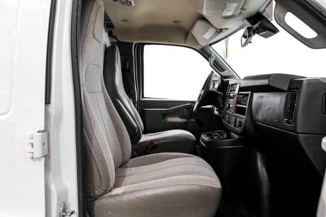 Used 2020 Chevrolet Express 2500 RWD image 32