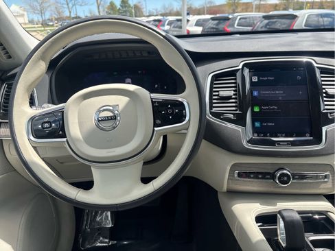 Used 2023 Volvo XC90 B6 Plus AWD/4WD image 12