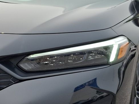 Used 2025 Honda Civic Sport image 9