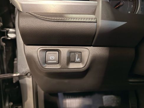 Used 2023 GMC Acadia SLT image 15