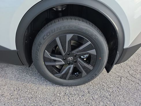 New 2026 Toyota C-HR AWD/4WD image 32