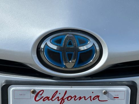 Used 2017 Toyota Prius Two w/ Prius Two Safety Plus Package image 10