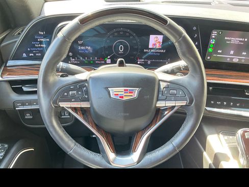 Used 2023 Cadillac Escalade ESV Premium Luxury w/ LPO, Radiant Package AWD/4WD image 3