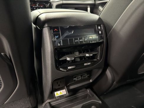 New 2025 Jeep Grand Cherokee L Altitude image 14