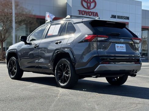 Used 2023 Toyota RAV4 SE image 9