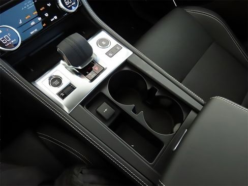 Used 2025 Jaguar F-PACE R-Dynamic S image 35