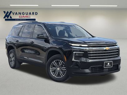 Used 2025 Chevrolet Traverse LT