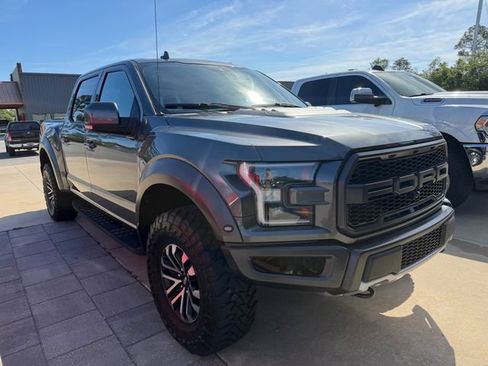 Used 2019 Ford F150 Raptor w/ Equipment Group 802A Luxury AWD/4WD image 3