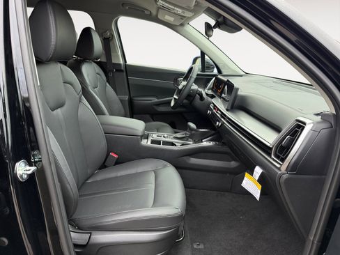 New 2026 Kia Sorento S image 19