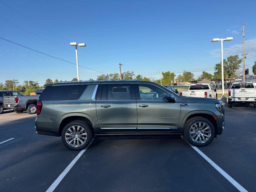 Certified 2023 GMC Yukon XL Denali AWD/4WD image 2