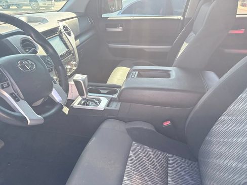 Used 2018 Toyota Tundra SR5 AWD/4WD image 4