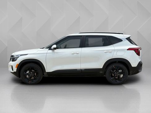 New 2026 Kia Seltos EX FWD image 8