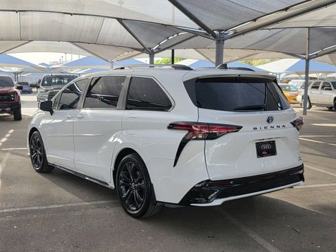Used 2023 Toyota Sienna XSE image 7