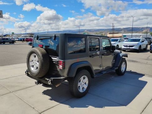 Used 2018 Jeep Wrangler Unlimited Sport S AWD/4WD image 5