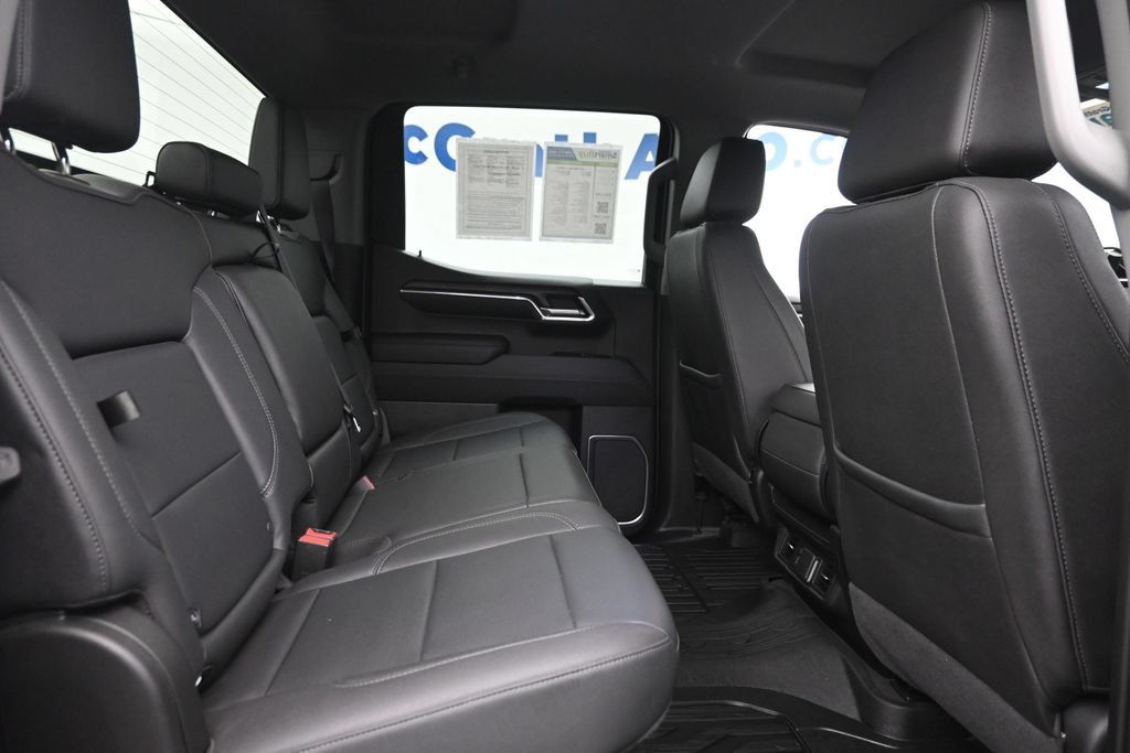 Used 2023 GMC Sierra 1500 SLT AWD/4WD image 10