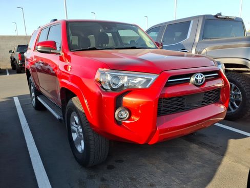 Used 2021 Toyota 4Runner SR5 AWD/4WD image 1