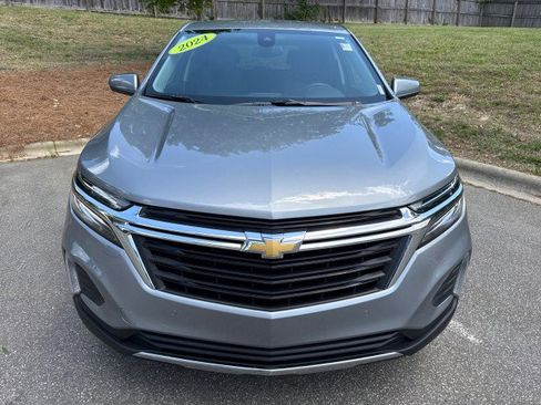 Used 2024 Chevrolet Equinox LT FWD image 2