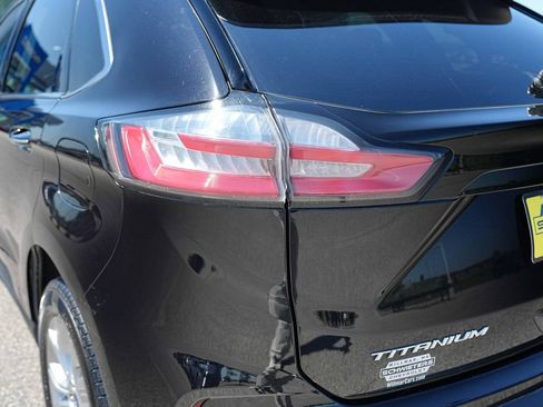 Used 2022 Ford Edge Titanium AWD/4WD image 9
