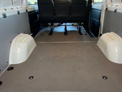 Used 2025 Mercedes-Benz Sprinter 2500 image 16