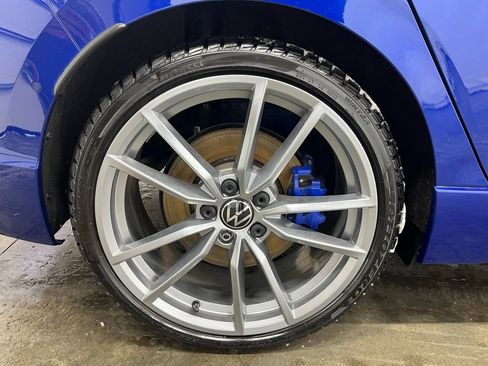 Certified 2024 Volkswagen Golf R 2.0T image 32