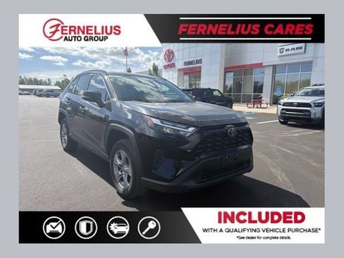 Used 2025 Toyota RAV4 XLE AWD/4WD image 1