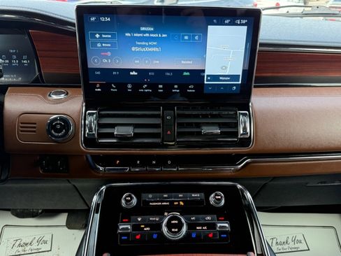 Used 2023 Lincoln Navigator L Reserve w/ Equipment Group 201A image 24