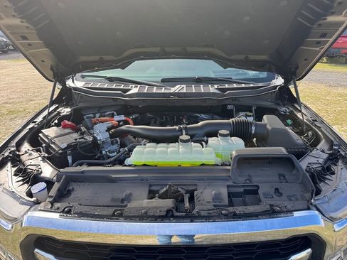 New 2025 Ford F150 Lariat w/ Equipment Group 502A High image 27