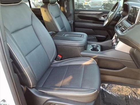 Used 2023 GMC Yukon SLT image 25